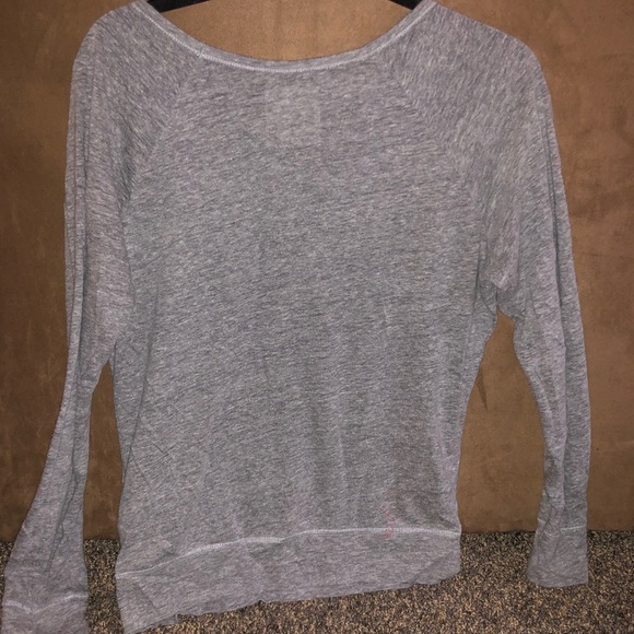 Hollister gray long sleeve top size Medium - Picture 3 of 3
